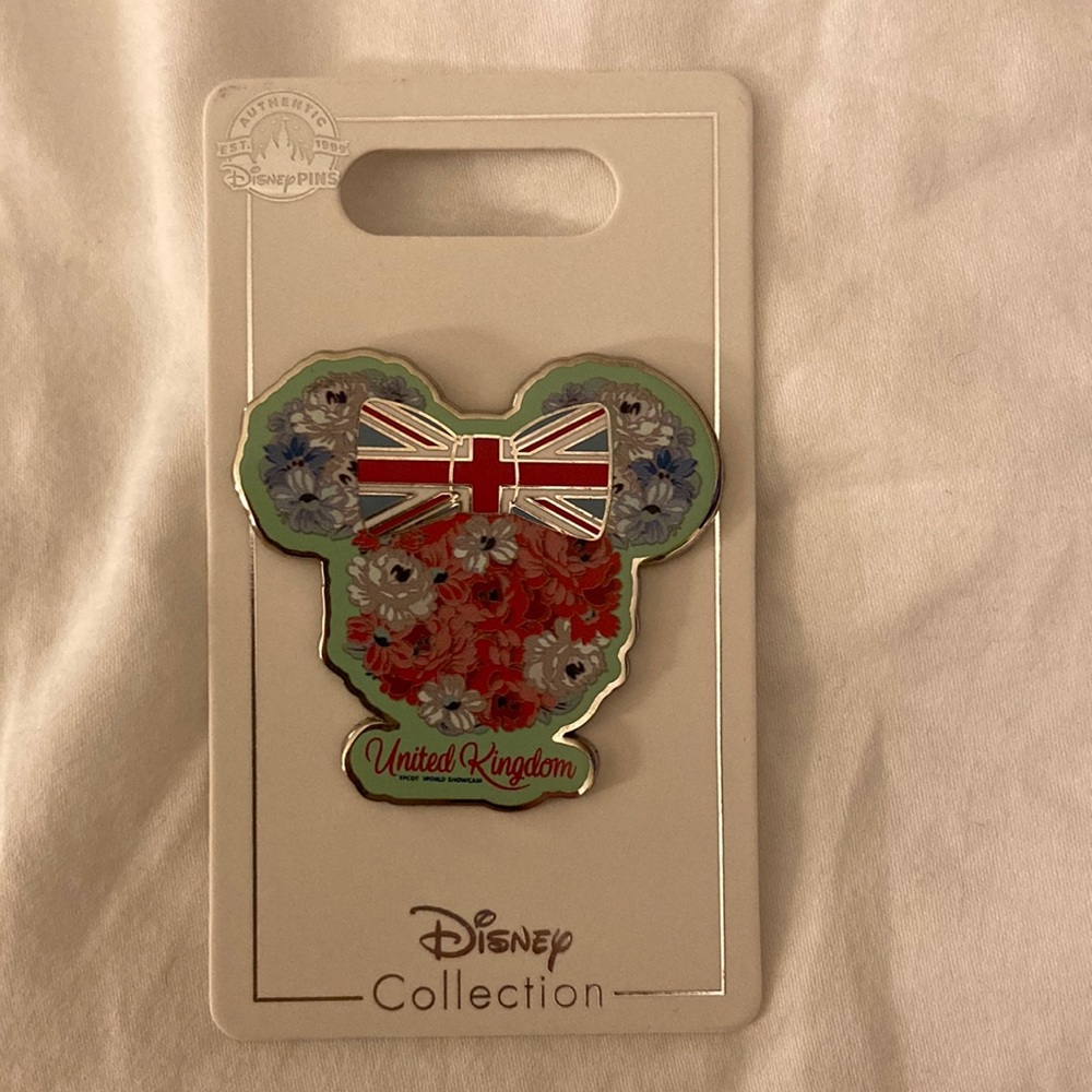 Disney United Kingdom pavilion pin brand new